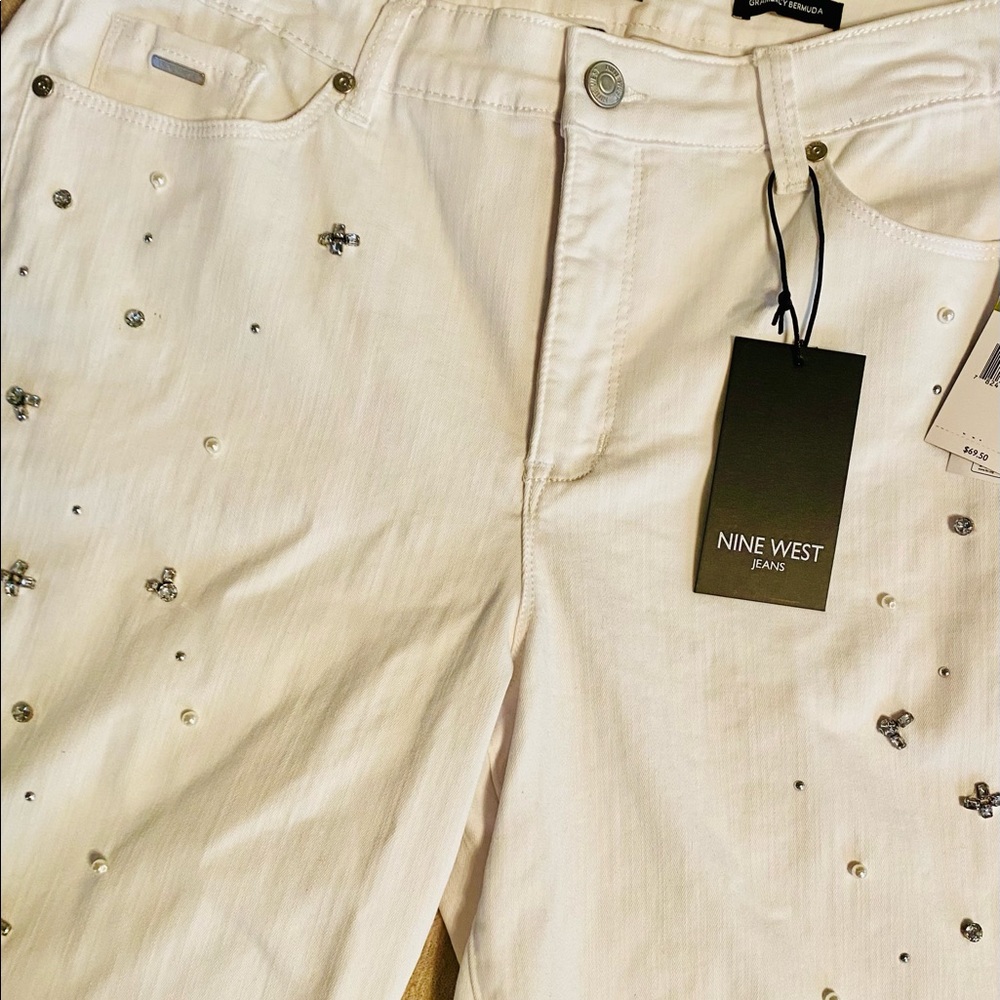 Nine West Shorts 🦋…